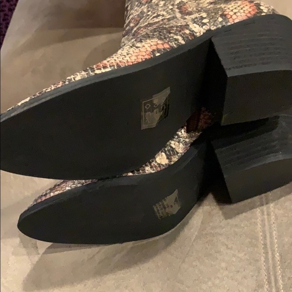 Catherine Malandrino Rocko Snake Multi color boots - Picture 7 of 11